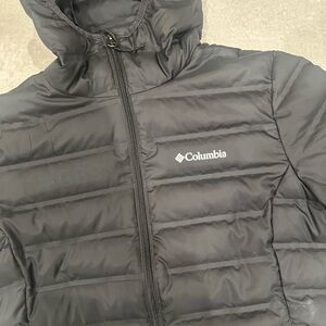 Columbia women’s black Charcoal Puffer Jacket size M